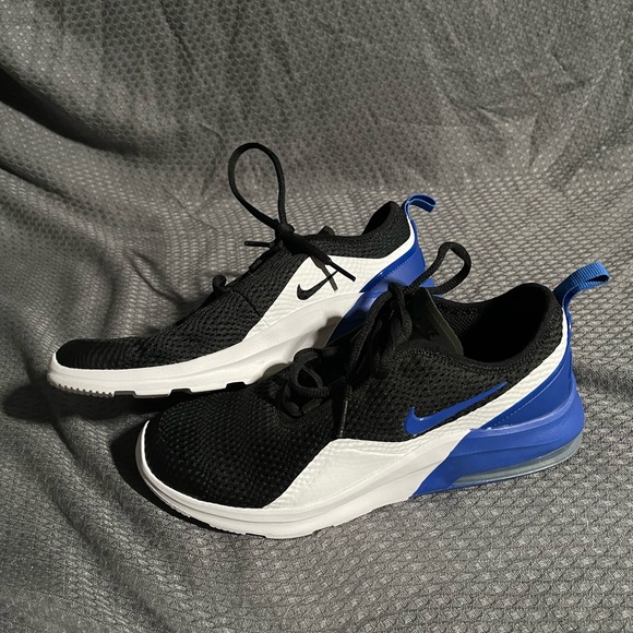 Nike Other - Youth’s Nike Air Max Motion 2